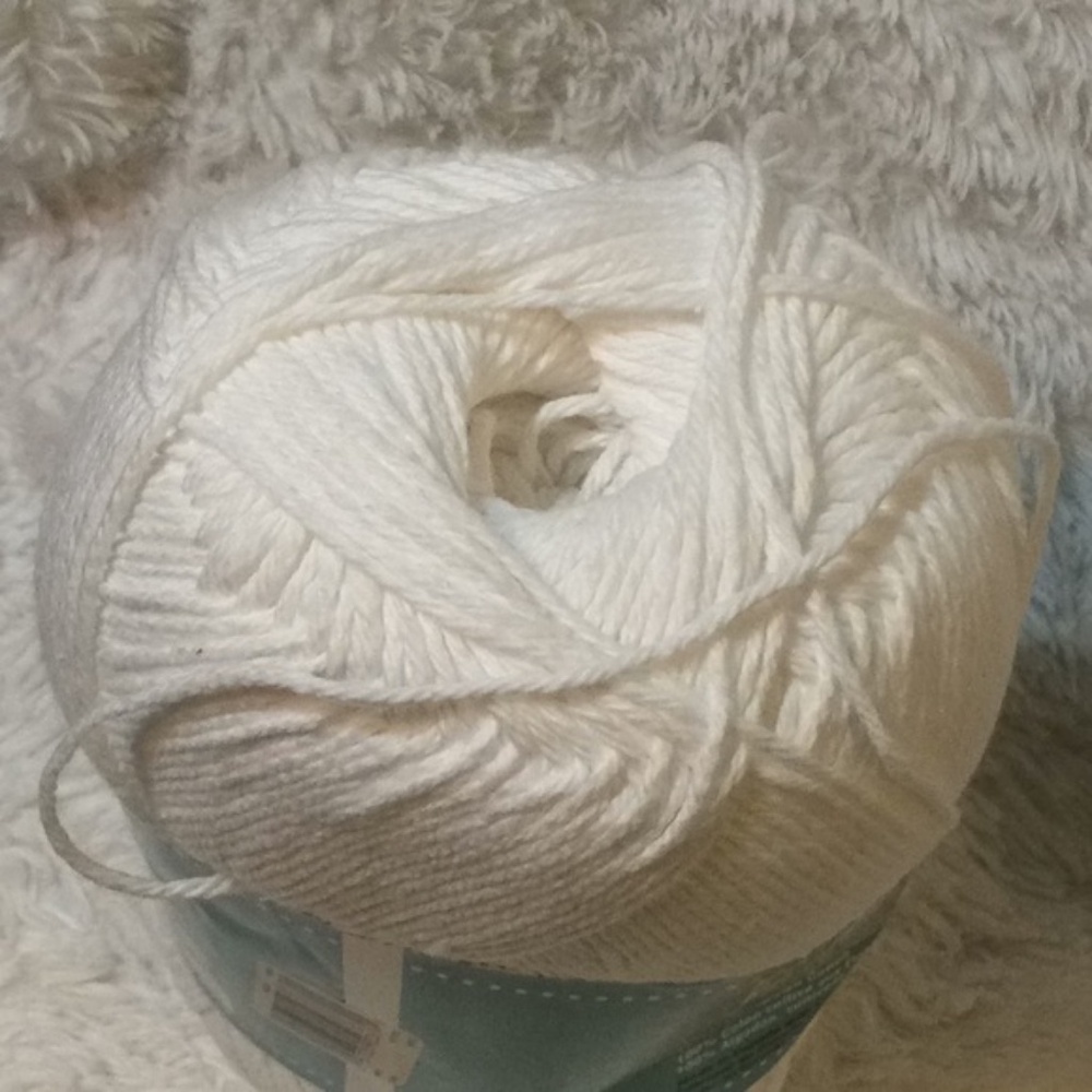 1 skein of cotton yarn - White - Picture 3 of 9